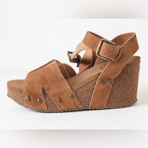 Volatile Nekoma Ankle Strap Tan Wedge Sandals Made for Comfort Sz 7